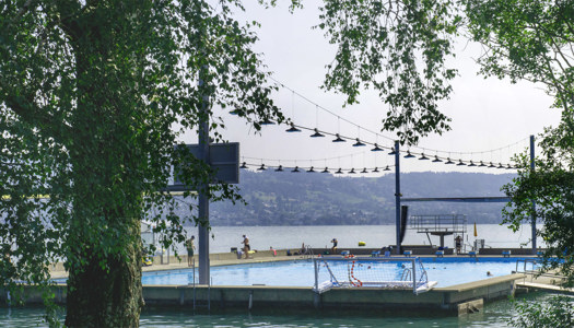 Schulen Horgen: Nach dem Unterricht im Seebad erffrischen