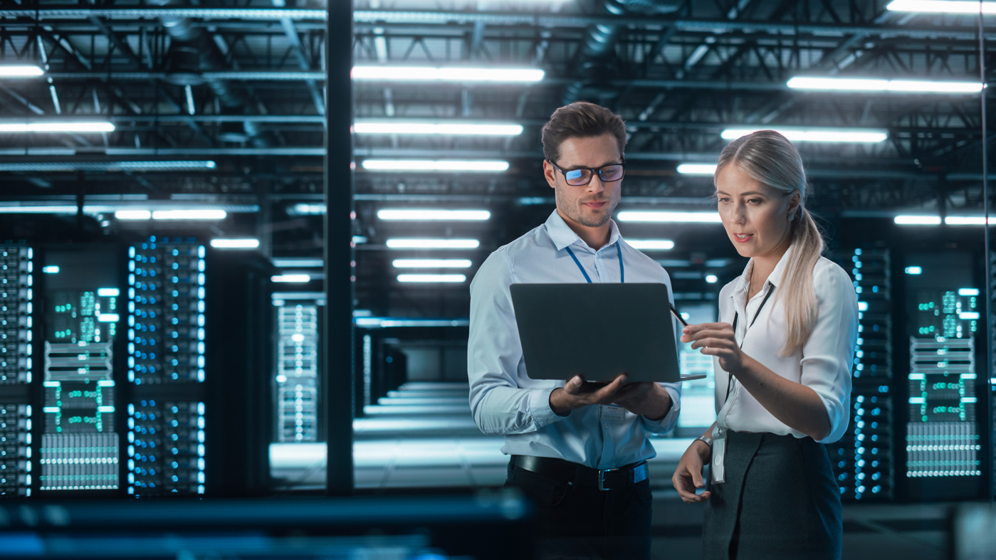 Cyber Security Specialists tauschen sich über mögliche ICT-Bedrohungslagen aus.
