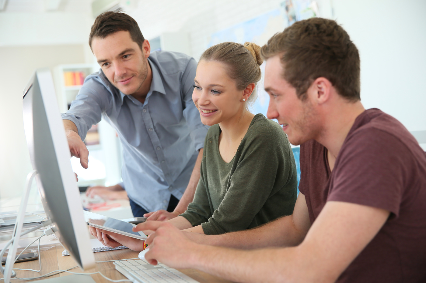 PC-Kurs - Anfänger lernen in einem Computer-Kurs die Grundlagen der Informatik.