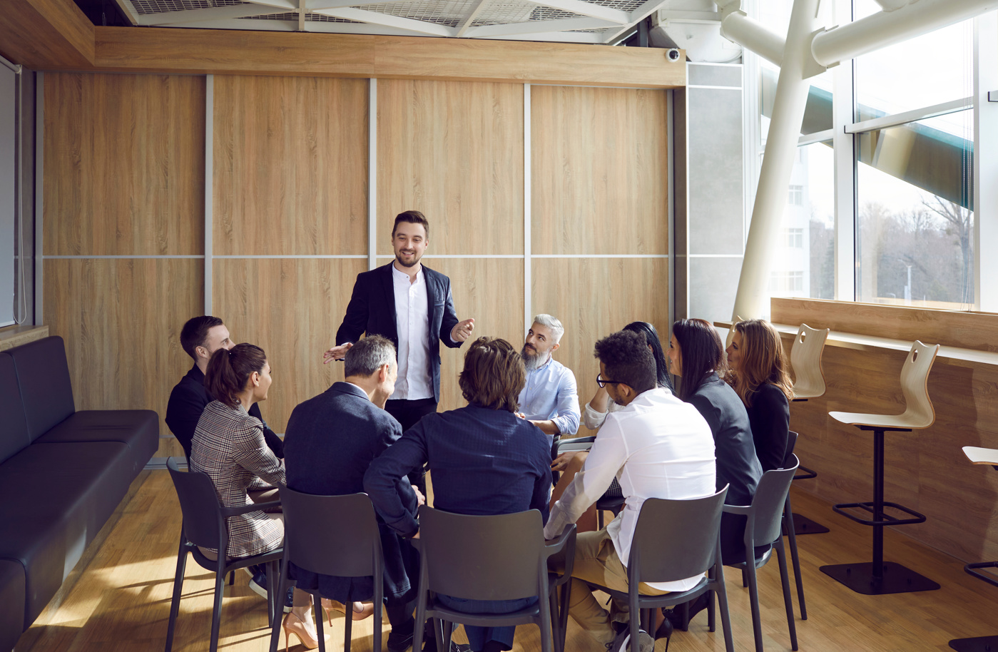 Teilnehmende in einem Selbstmanagement Kurs lernen, wie sie sich persönlich weiterentwickeln können, ohne sich von äusseren Faktoren zu sehr beeinflussen zu lassen.