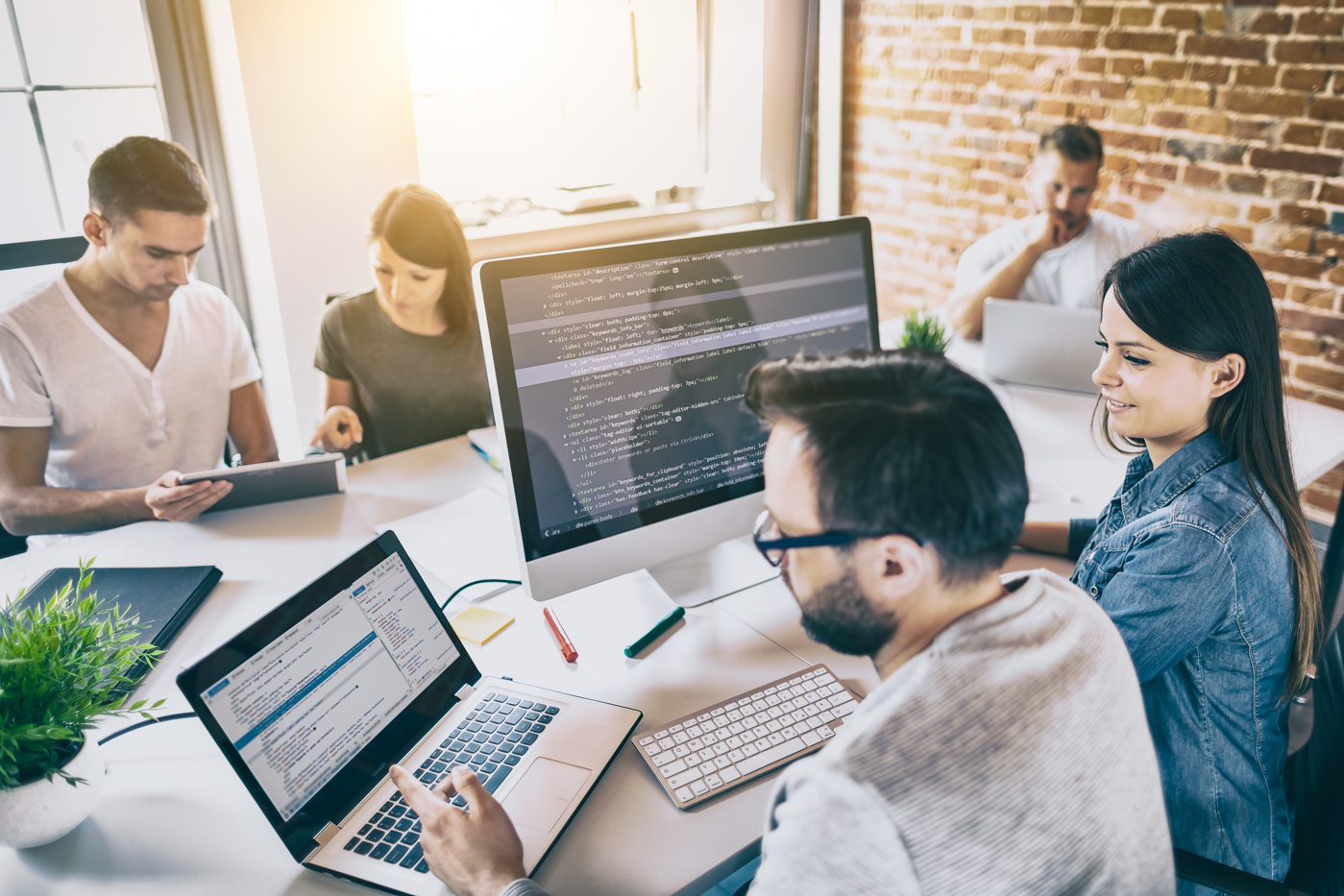 Webentwickler im Gespräch